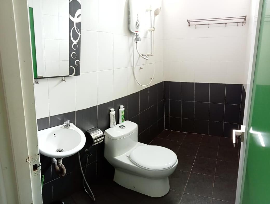 Dlayaran Villa Guest House Kuala Rompin Dış mekan fotoğraf